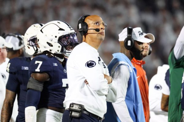 В 2025 году команда Penn State из фаворита на титул превратилась в полный бардак. Новый тренер заново выстраивает команду, чья идентичность кажется очень знакомой.
