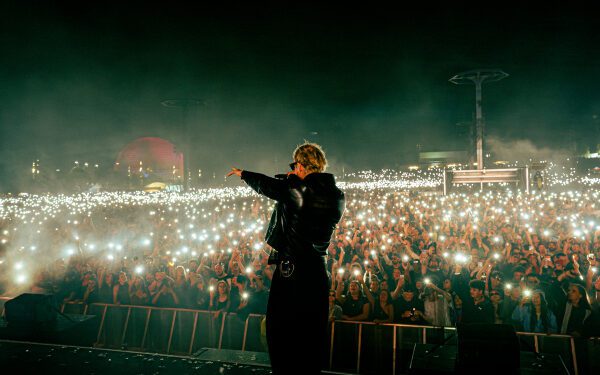 Группа RÜFÜS DU SOL планирует затаиться на «определенное время». Группа RÜFÜS DU SOL планирует затаиться на «определенное время».