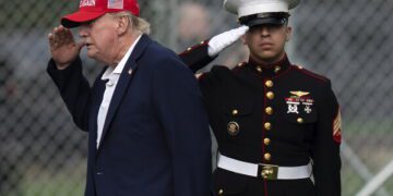 Южная Корея надеется на переговоры между США и Северной Кореей после того, как Трамп сократил масштабы военных учений.