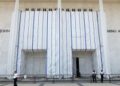 Администрация Трампа угрожает снести Центр Кеннеди, если не будет разрешено проведение ремонтных работ.