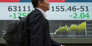 Трамп часто заявляет о прекращении ударов по Ирану. Но удары продолжаются.