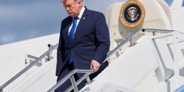 Трамп заявил, что ближневосточные союзники достигли основных договоренностей о прекращении войны с Ираном, и призвал США прекратить новые удары.