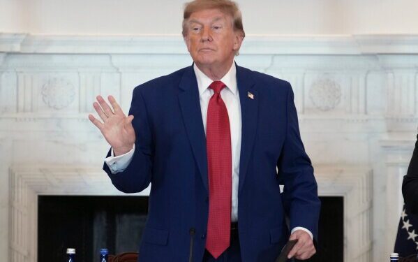 Трамп высмеивает требование Ирана о военных репарациях и другие события на Ближнем Востоке. Трамп высмеивает требование Ирана о военных репарациях и другие события на Ближнем Востоке.