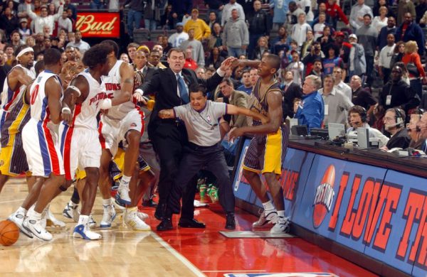 Чему может научить WNBA один из самых мрачных моментов в истории НБА после лета, полного внутренних конфликтов и внеигровых драм?