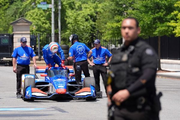 Что нам известно о гонке IndyCar, спонсируемой Трампом и захватывающей центр Вашингтона?