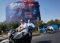 Строительство Белого дома усугубило проблемы с радиосвязью, из-за которых вертолет Трампа приблизился к самолету.