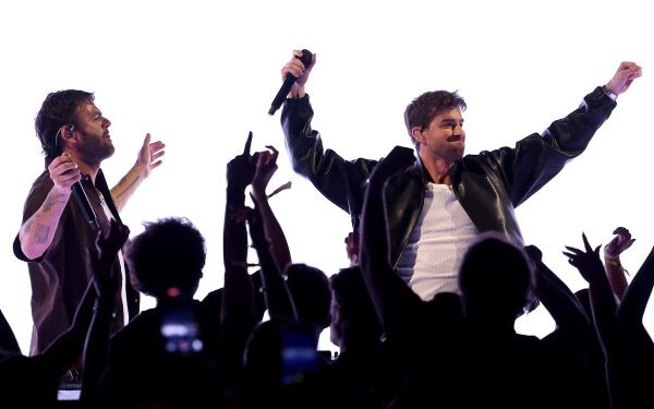 14 посетителей концерта The Chainsmokers в Сан-Хосе были госпитализированы. 14 посетителей концерта The Chainsmokers в Сан-Хосе были госпитализированы.