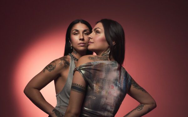 20 вопросов Krewella: После двухлетнего перерыва в музыкальной карьере дуэт возвращается с новым альбомом. 20 вопросов Krewella: После двухлетнего перерыва в музыкальной карьере дуэт возвращается с новым альбомом.