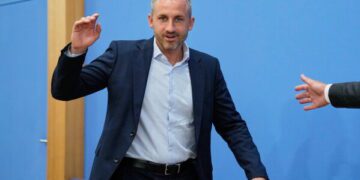 Убедительная победа партии «Альтернатива для Германии» на выборах в Восточной Германии стала проверкой «защитного барьера» страны от крайне правых сил.