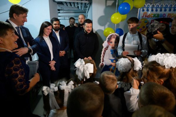 Дети уходят в подполье, поскольку Украина начинает учебный год под постоянным обстрелом со стороны России.