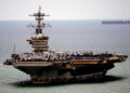 Экипаж авианосца USS Abraham Lincoln отдыхает в Таиланде после долгих месяцев в море.