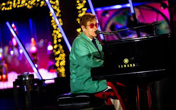 Элтон Джон даст неожиданный концерт на открытии лондонского Apple Music Hall: ознакомьтесь с программой мероприятий открытия сезона. Элтон Джон даст неожиданный концерт на открытии лондонского Apple Music Hall: ознакомьтесь с программой мероприятий открытия сезона.