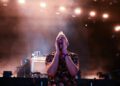 Fatboy Slim произвел фурор на своем дебюте в Рио, заявив, что пребывание в Бразилии — это «как встреча с семьей, о существовании которой ты даже не подозревал».