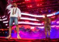 Kid Cudi отвечает на критику в адрес Ye после воссоединения на сцене Chicago Stage.