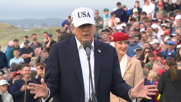 Трамп заявил, что отменит пошлины на ирландский виски. Трамп заявил, что отменит пошлины на ирландский виски.