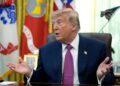 США нанесли удары по трем иранским нефтяным танкерам после заявления о том, что военные корабли были поражены баллистическими ракетами.